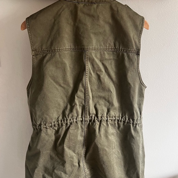 Talia Sleeveless Military Green Cargo Jacket With Drawstring Waist - Picture 2 of 9